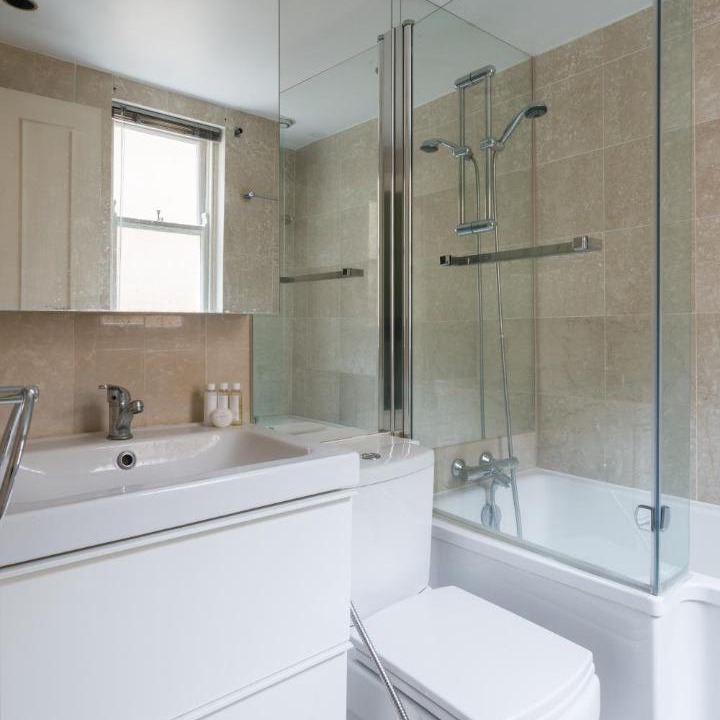 Photo of Bathroom in Queen's Gate