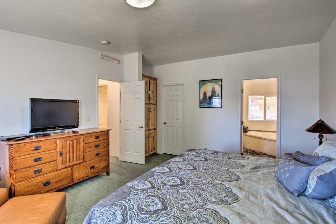 Photo of Bedroom in Hyland Beach