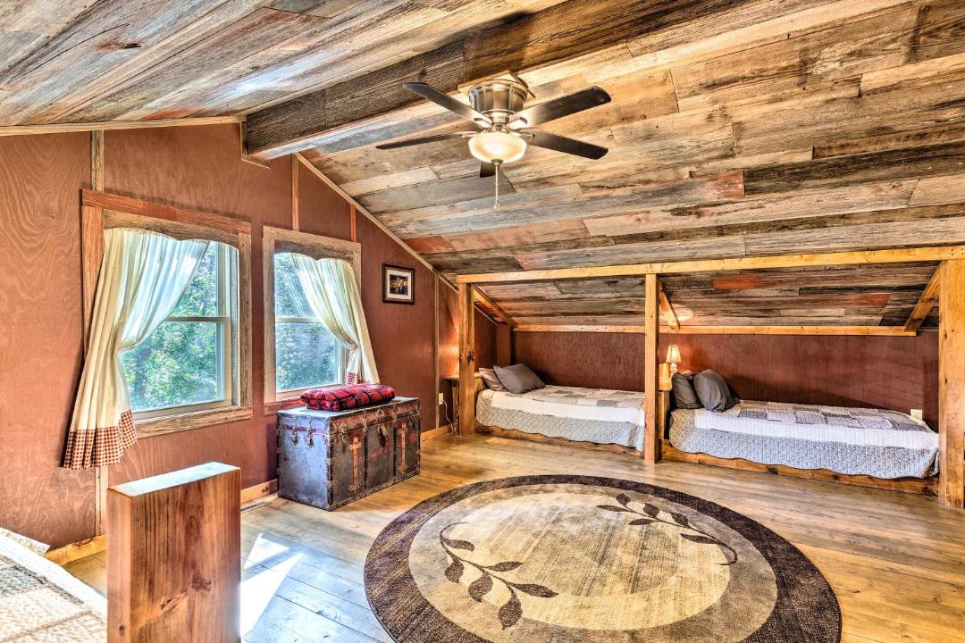 Photo of Livingroom in Elmdale