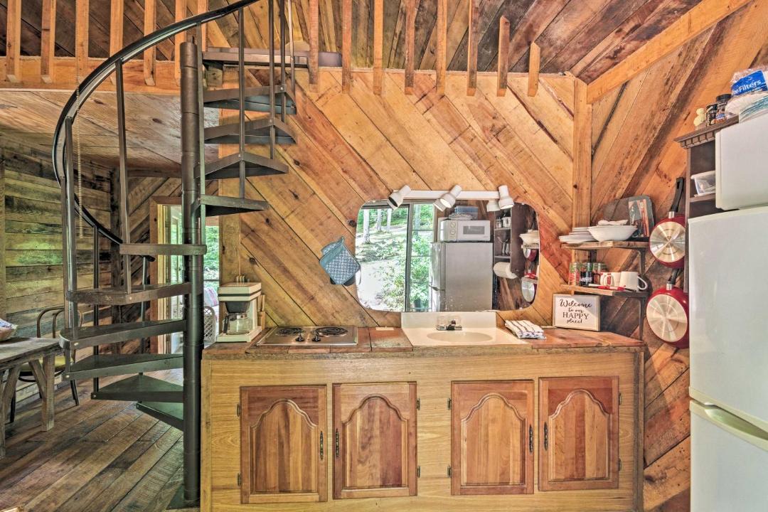 Photo of Kitchen in Barnardsville