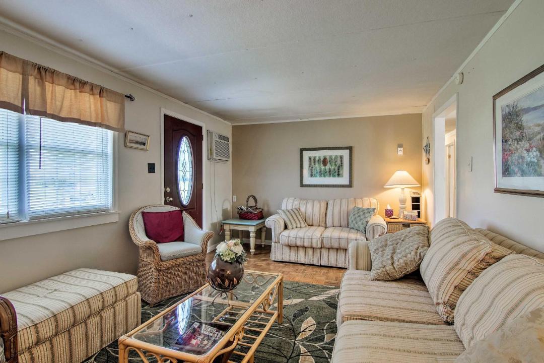 Photo of Others in Davis Wharf