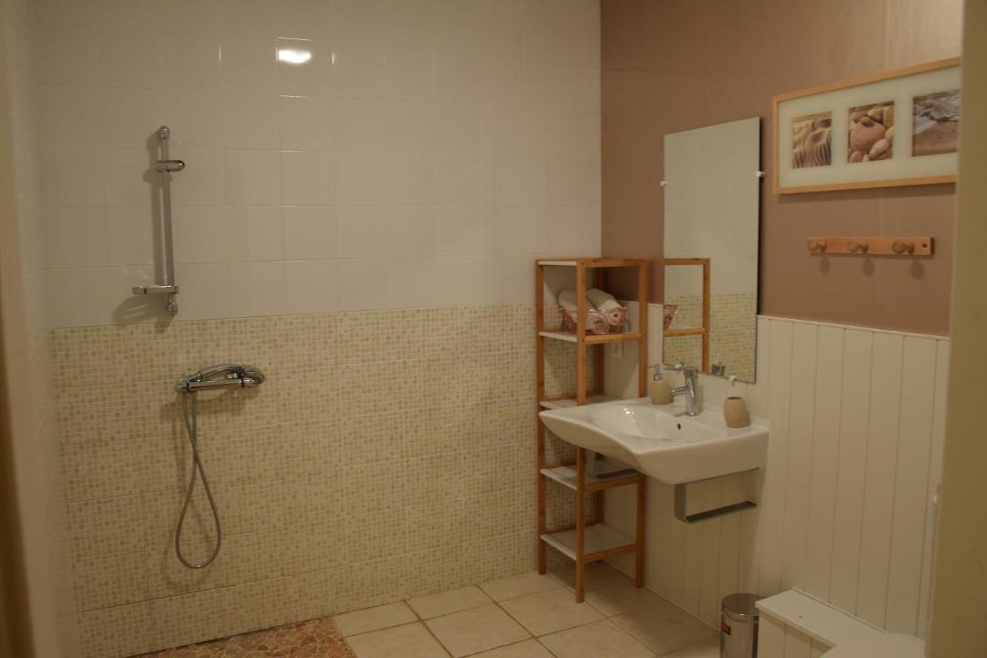 Photo of Bathroom in Fa