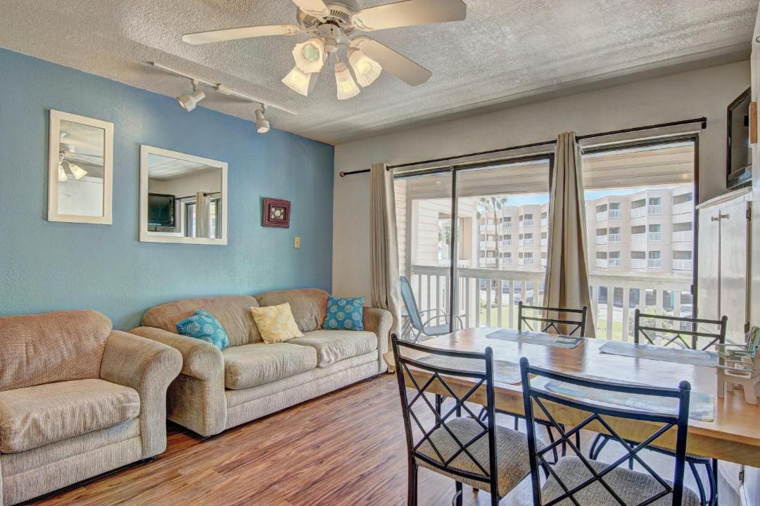 Photo of Livingroom in North Beach