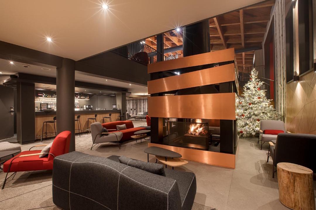 Photo of Others in Arc-1800