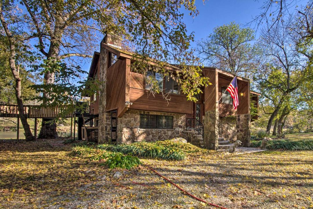 Photo of Others in Mammoth Spring