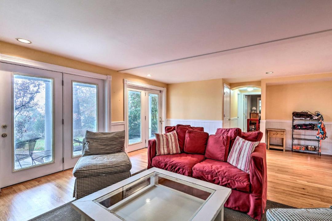 Photo of Livingroom in Atlantic Highlands