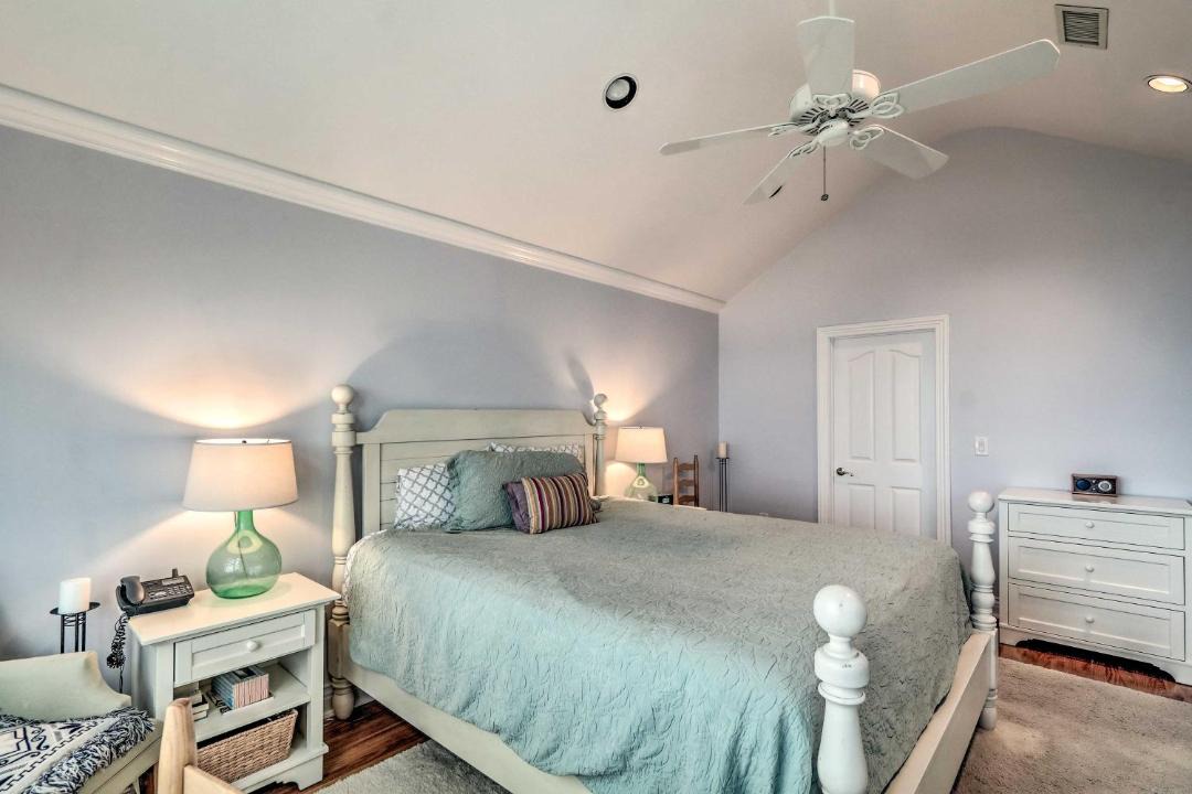 Photo of Bedroom in Atlantic Highlands