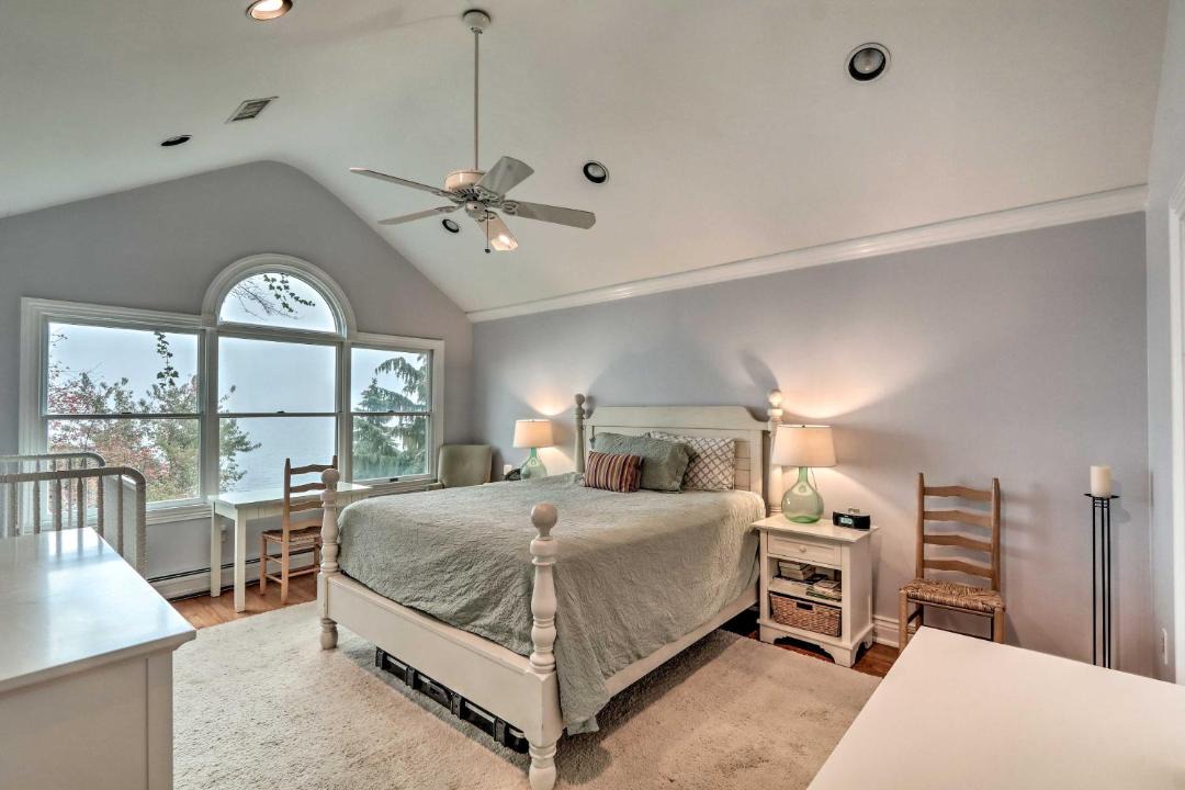 Photo of Bedroom in Atlantic Highlands