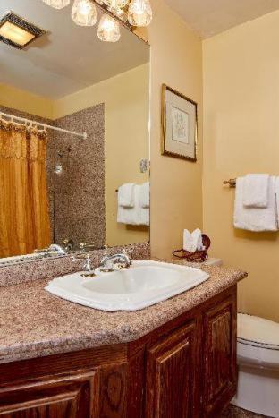 Photo of Bathroom in Lower Pacific Heights