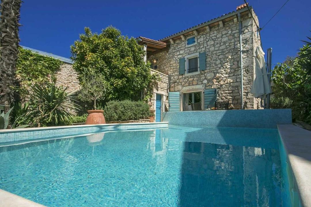 Photo of Outdoor in Musalez