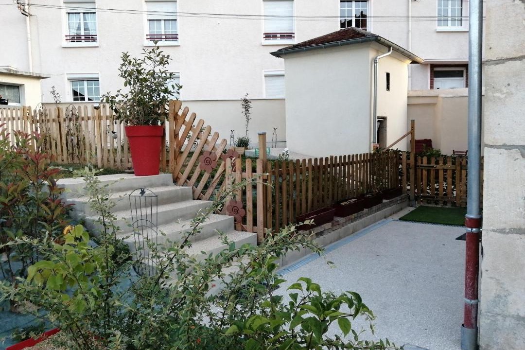 Photo of Others in Montbard