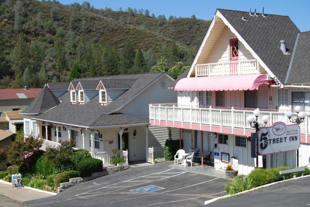 Photo of Others in Mariposa