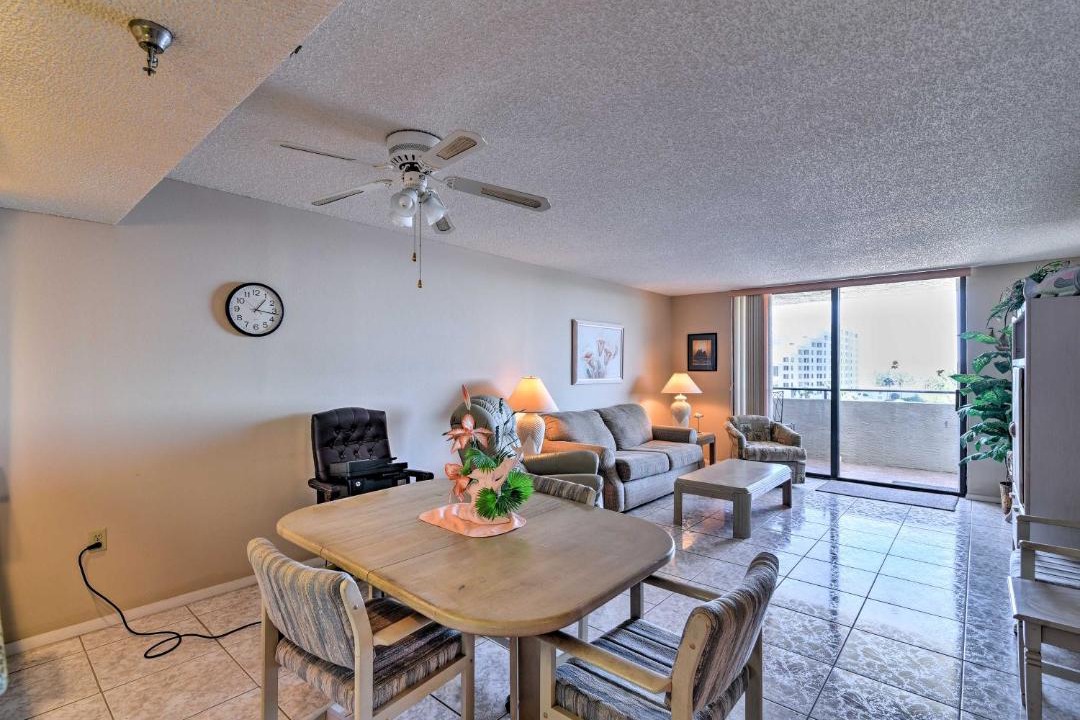 Photo of Livingroom in Hudson