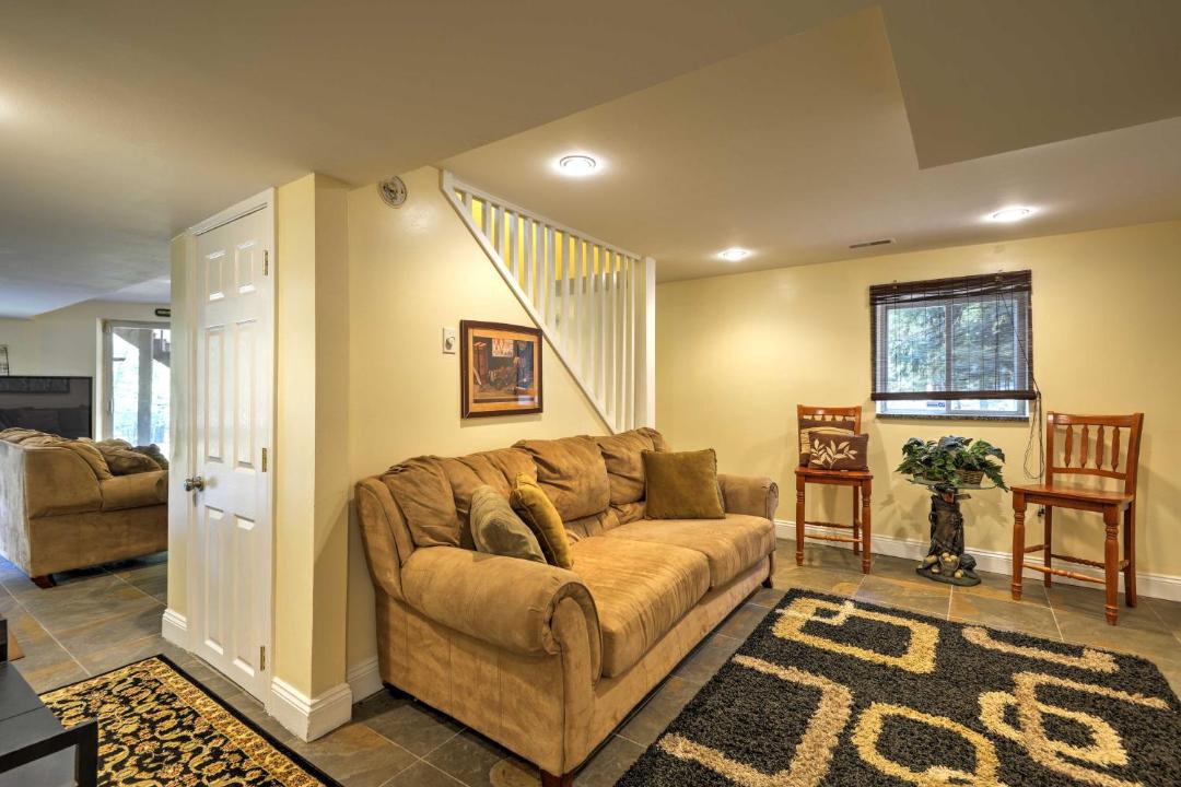 Photo of Livingroom in Lake Harmony Estates