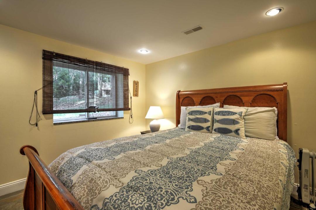 Photo of Bedroom in Lake Harmony Estates