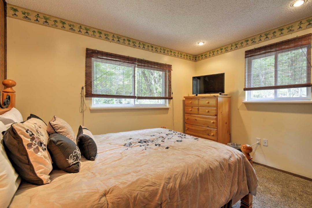 Photo of Bedroom in Lake Harmony Estates
