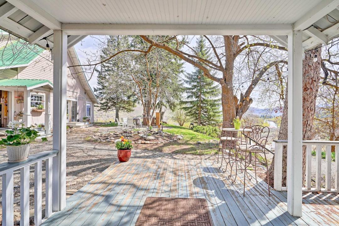 Photo of Patio Balcony in Twisp