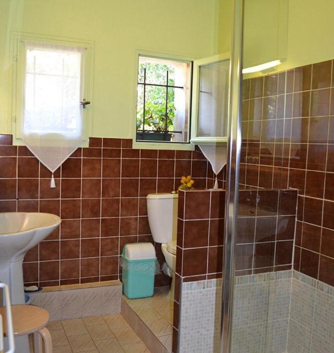 Photo of Bathroom in Plougastel-Daoulas