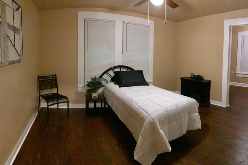 Photo of Bedroom in Highland Park