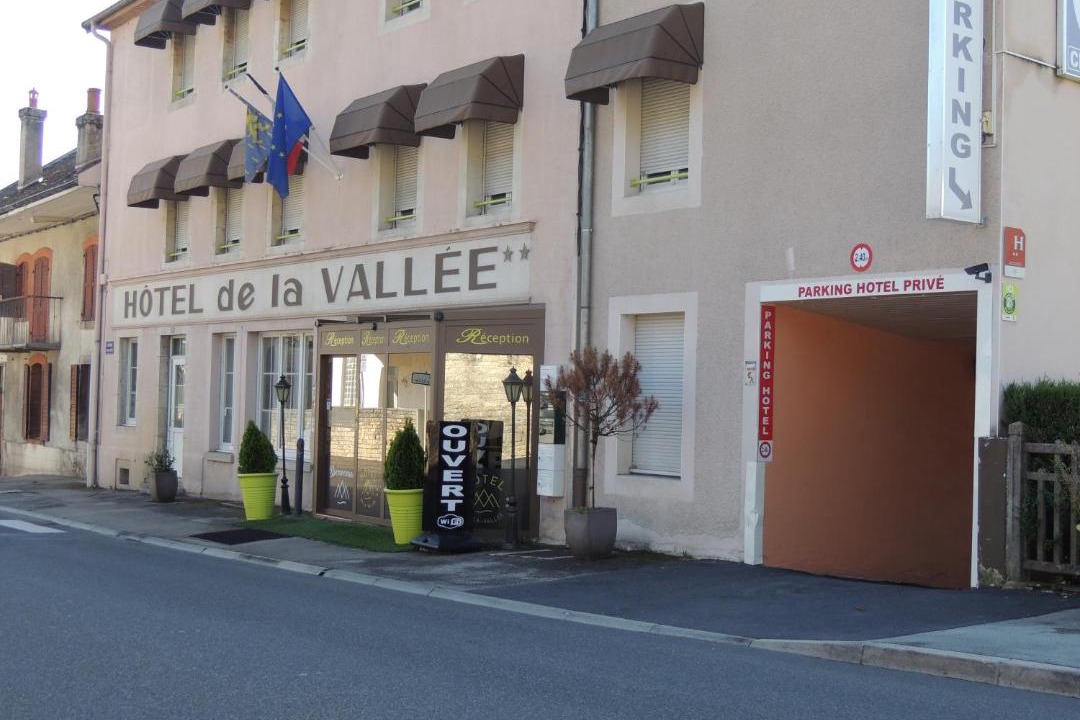 Photo of Others in Ornans