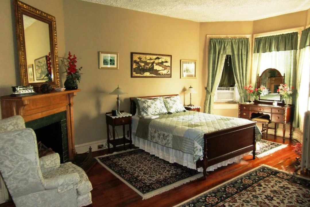Photo of Bedroom in Downtown Baltimore
