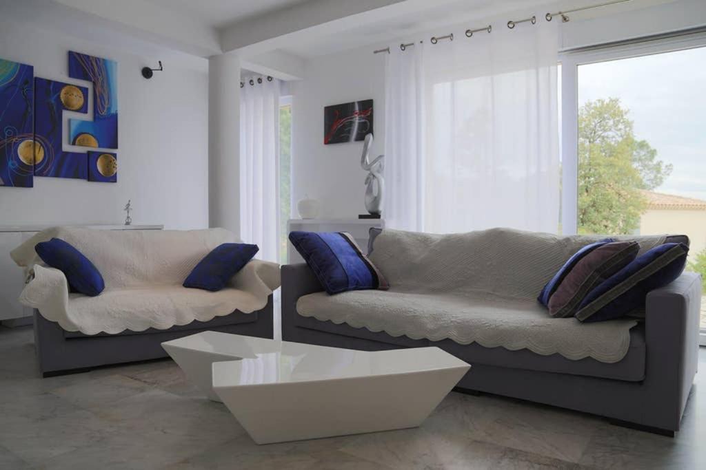 Photo of Livingroom in Connaux