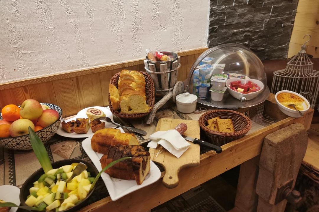 Photo of Others in Thones