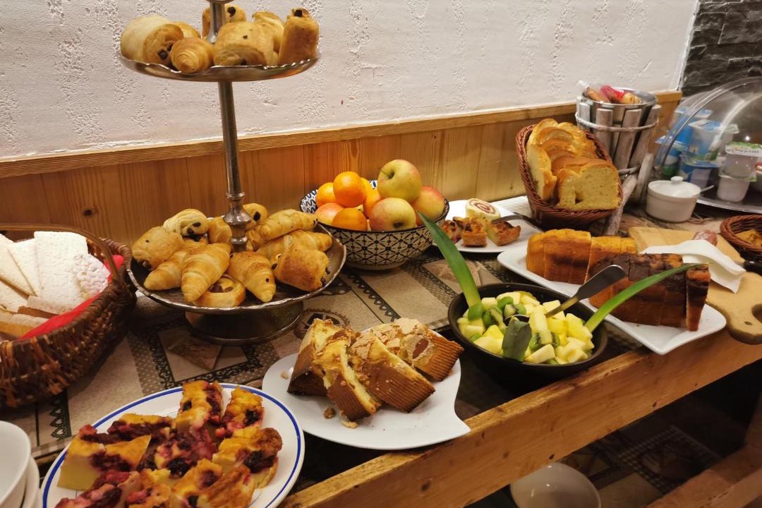 Photo of Others in Thones