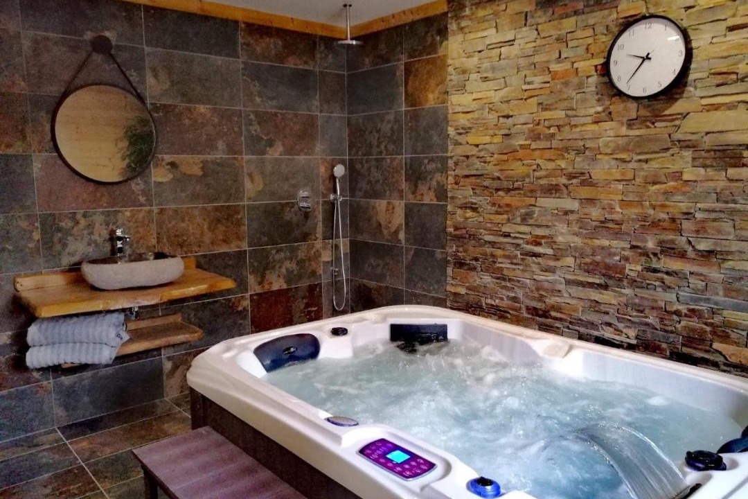 Photo of Bathroom in Font-Romeu-Odeillo-Via
