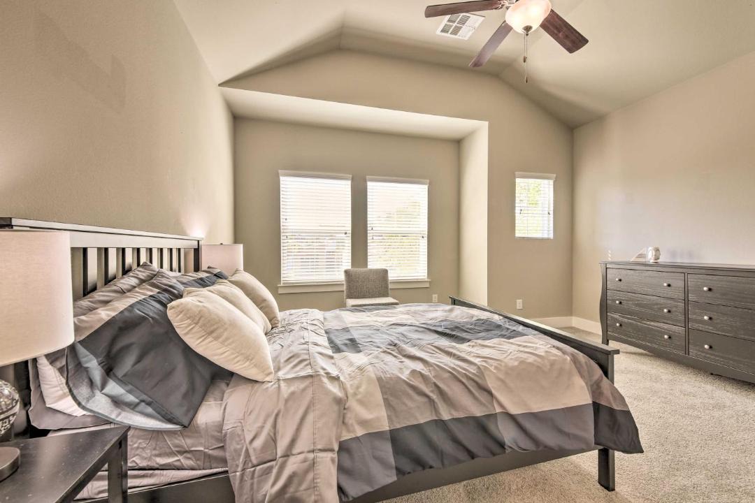 Photo of Bedroom in Mahncke Park
