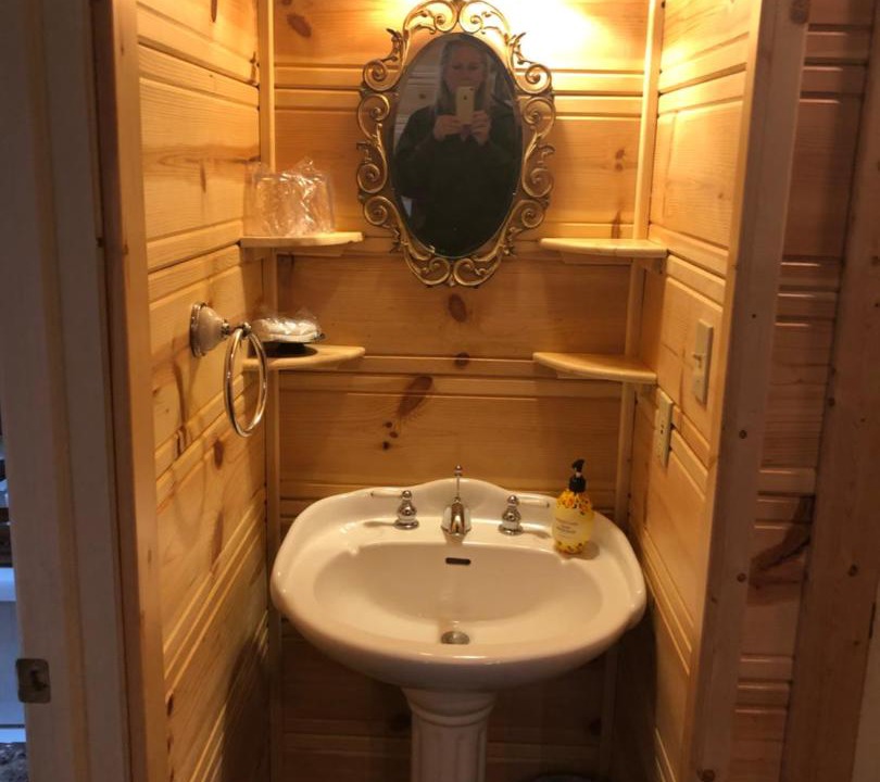 Photo of Bathroom in Groveland