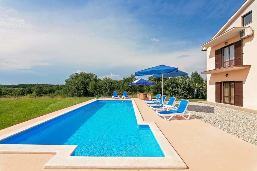 Photo of Outdoor in Skropeti