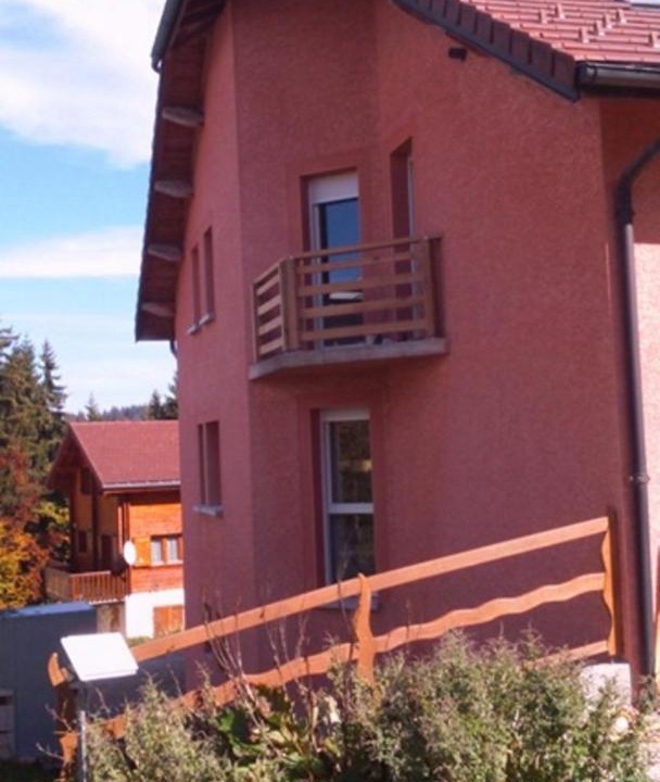 Photo of Buildings in Premanon