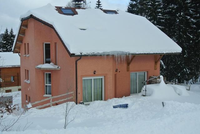 Photo of Buildings in Premanon