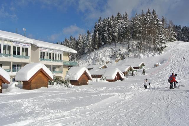 Photo of Buildings in Premanon