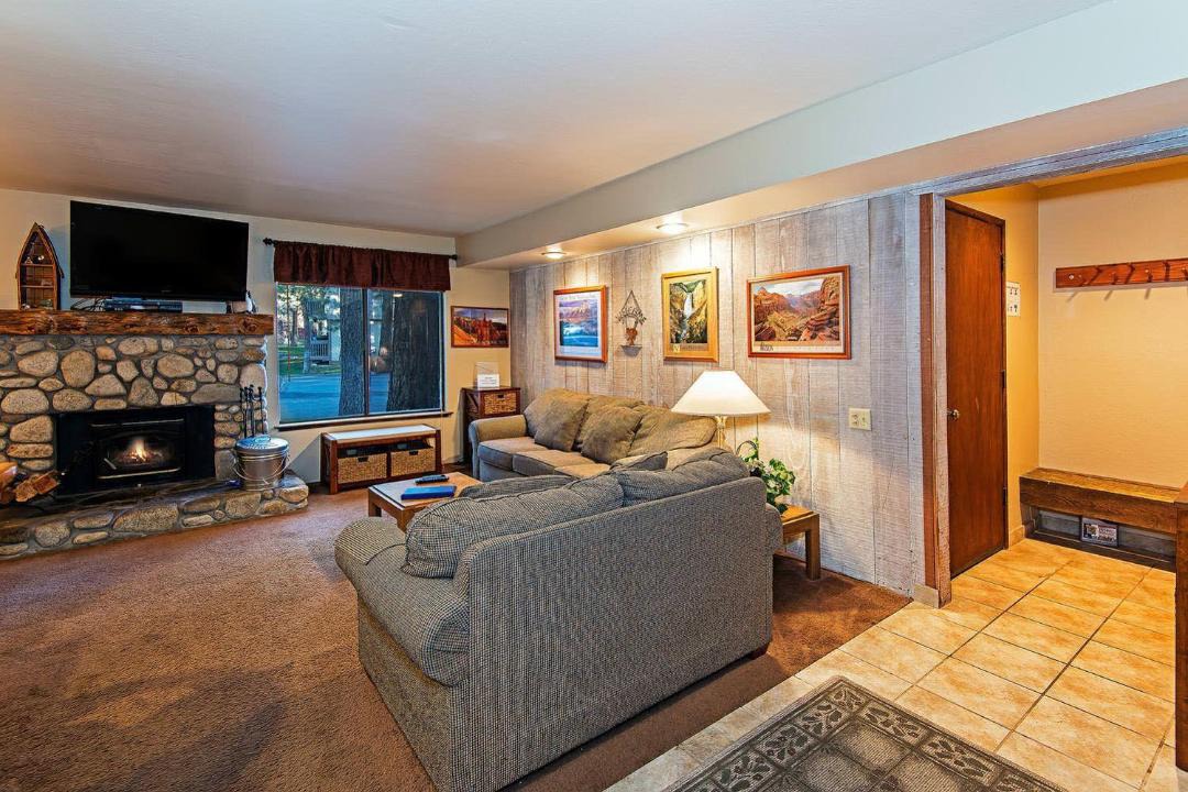 Photo of Livingroom in Mammoth Lakes