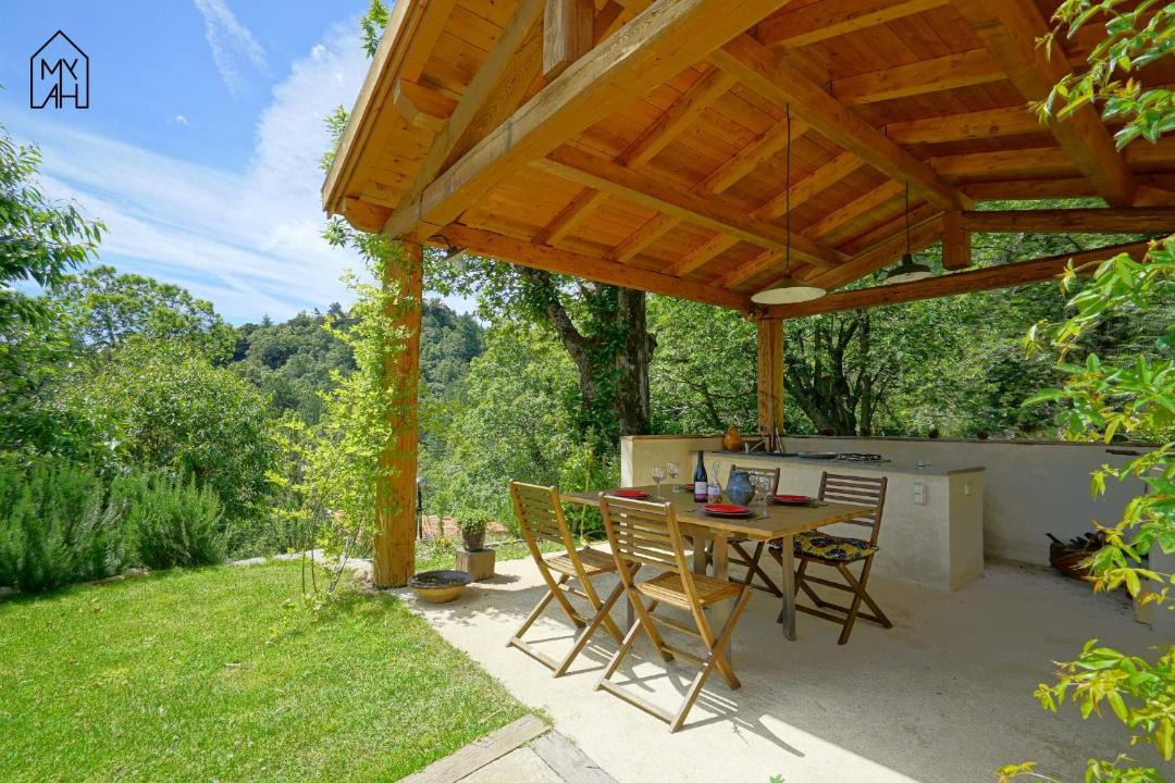 Photo of Others in Tasso