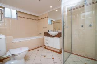 Photo of Bathroom in Main Beach