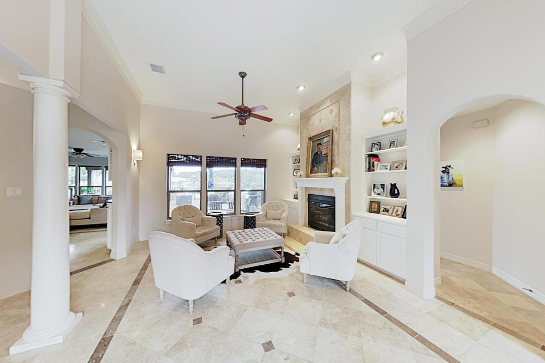 Photo of Livingroom in Briarcliff