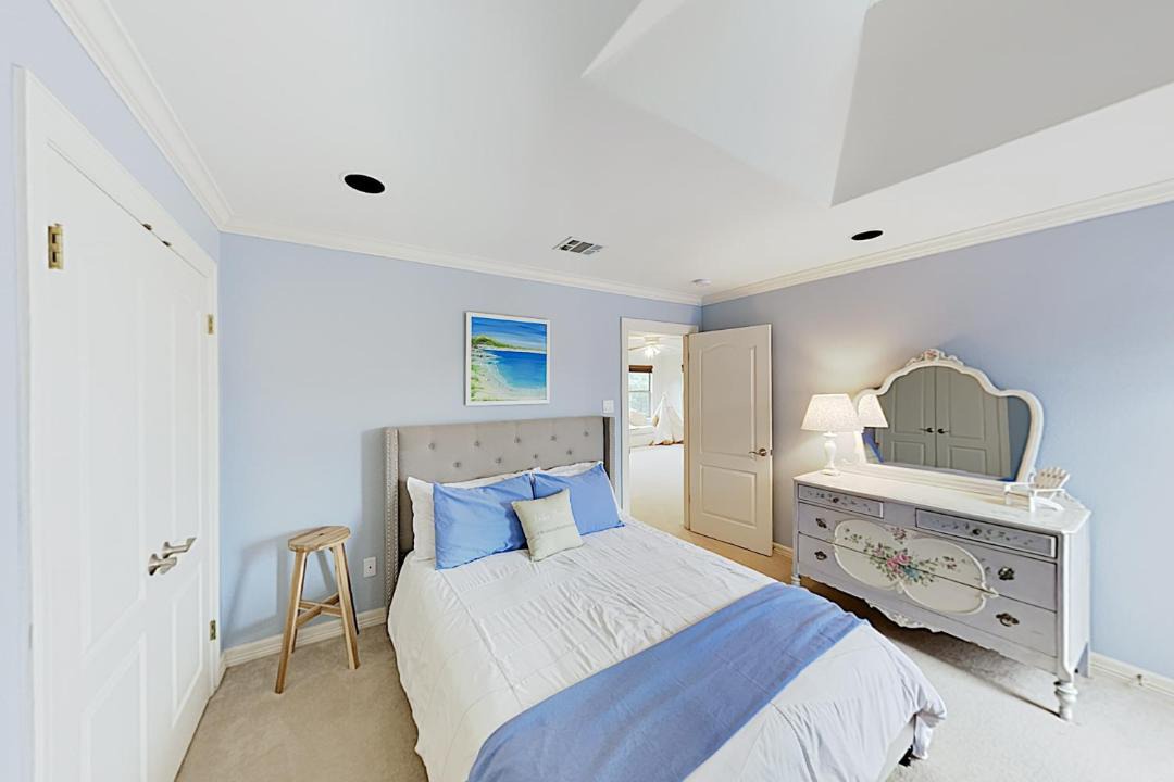 Photo of Bedroom in Briarcliff