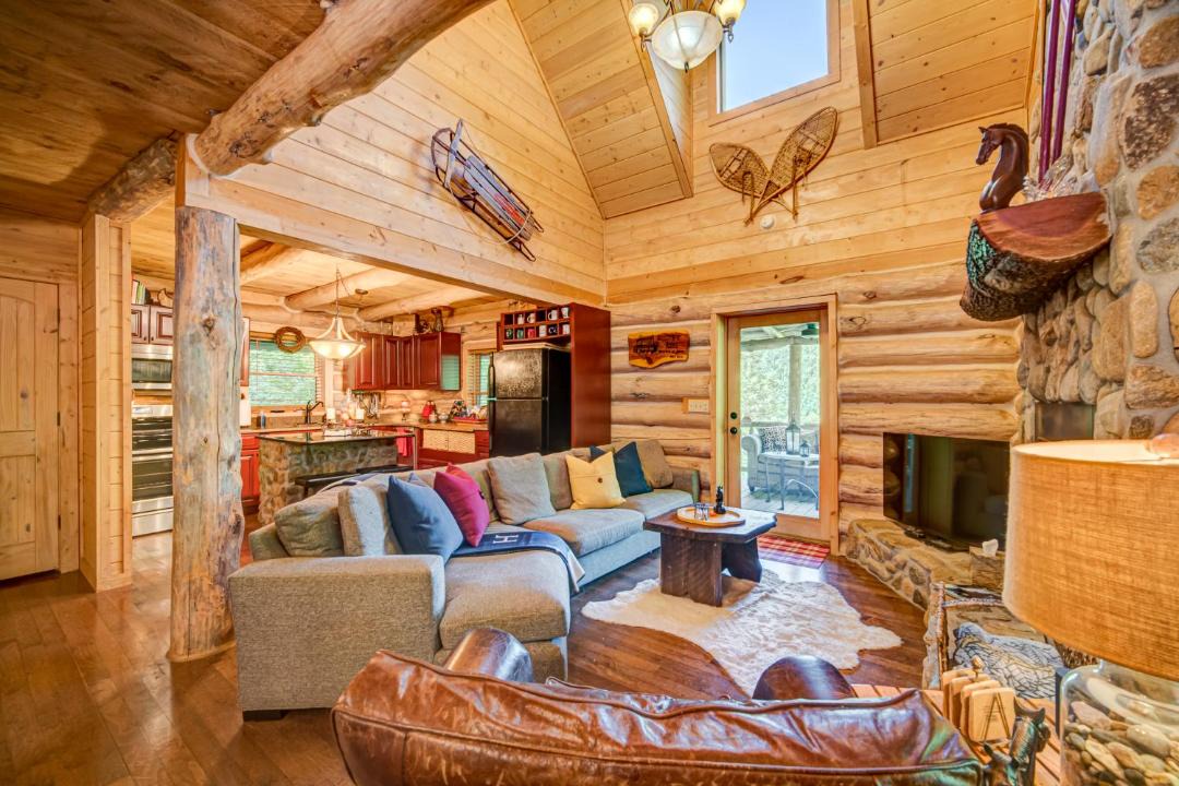 Photo of Livingroom in Blue Ridge