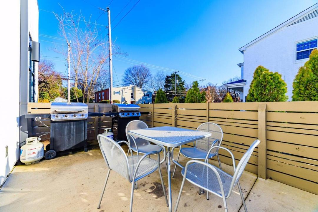 Photo of Patio Balcony in Museum District