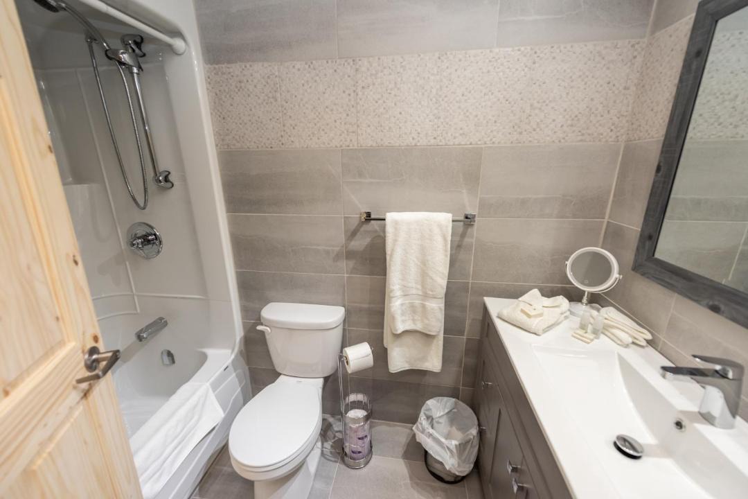 Photo of Bathroom in Petite-Riviere-Saint-Francois