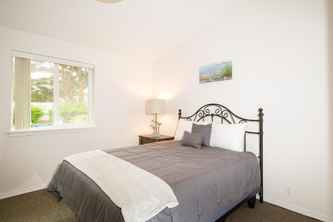 Photo of Bedroom in Beverly Beach