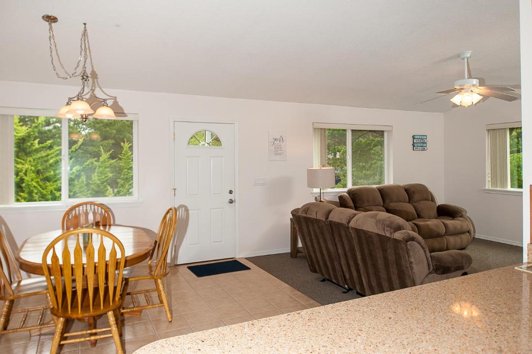 Photo of Livingroom in Beverly Beach