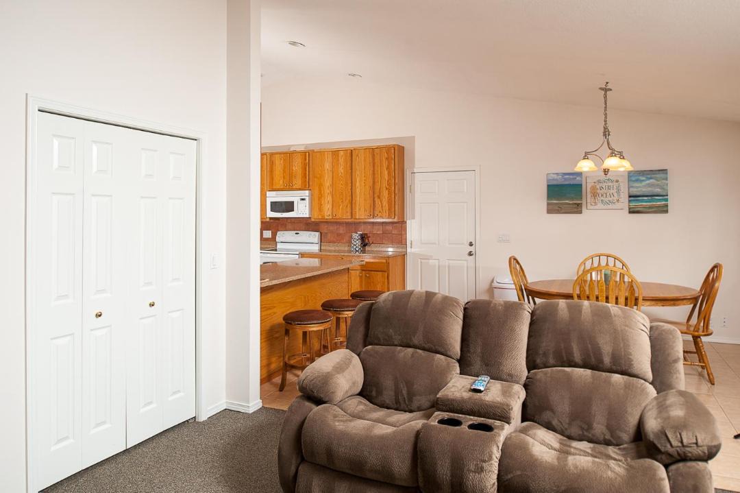 Photo of Livingroom in Beverly Beach