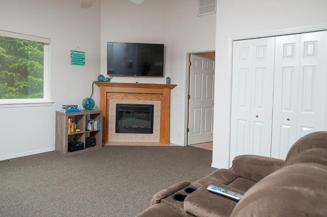 Photo of Livingroom in Beverly Beach