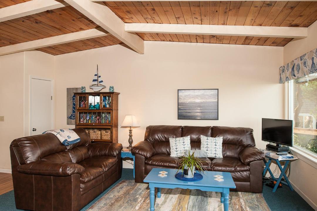 Photo of Livingroom in Seal Rock