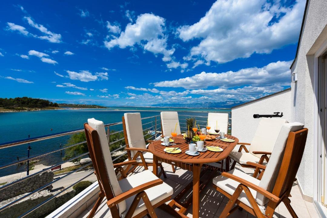 Photo of Patio Balcony in Nin
