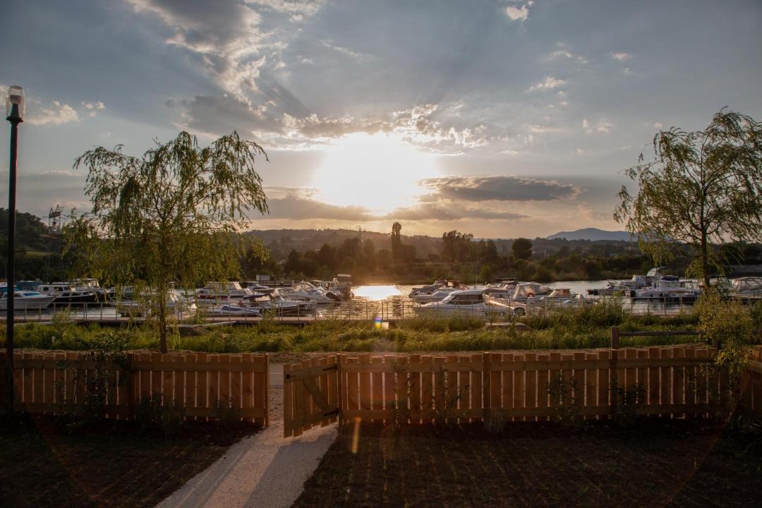 Photo of Others in Virignin